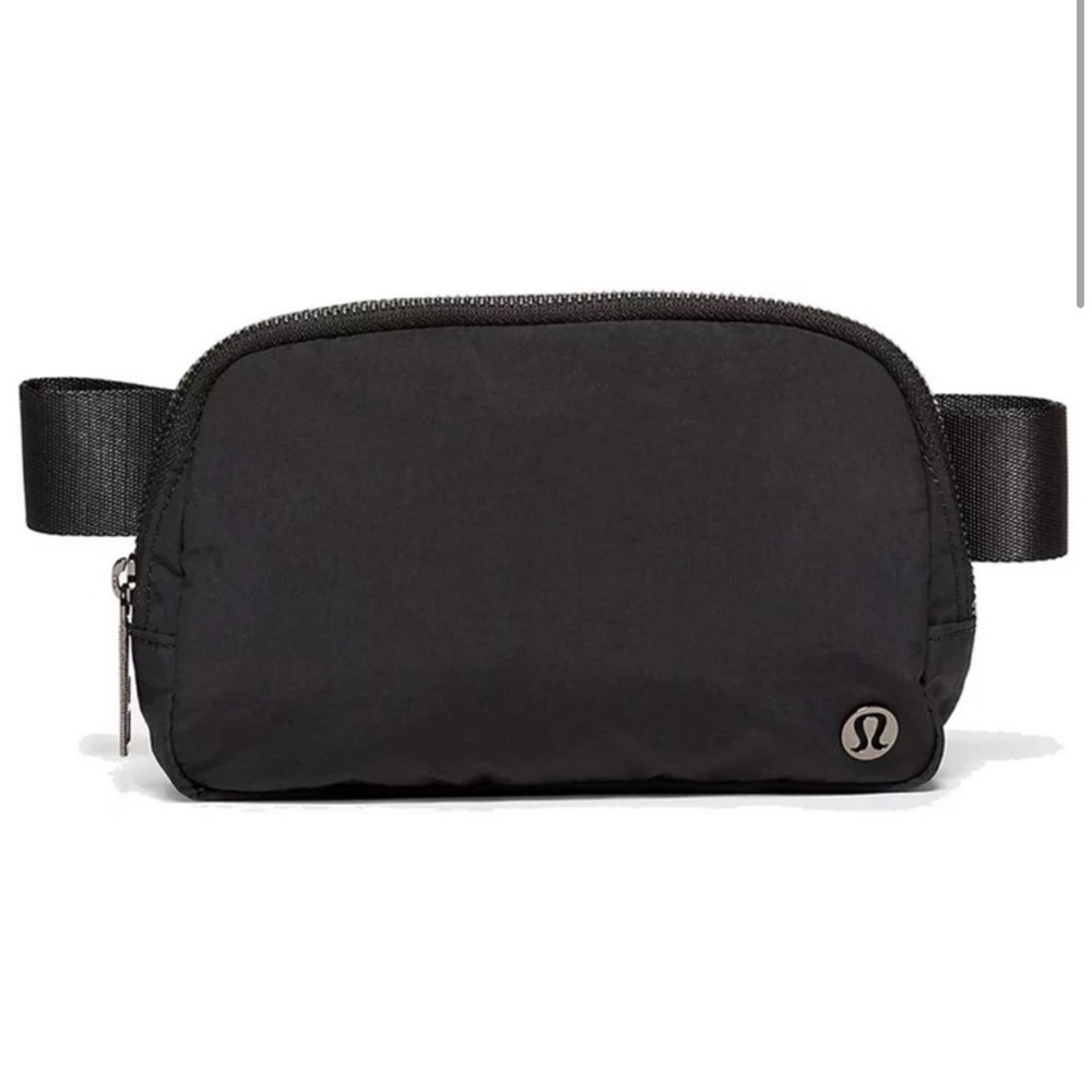 NWT LULULEMON Everywhere Belt Bag Black